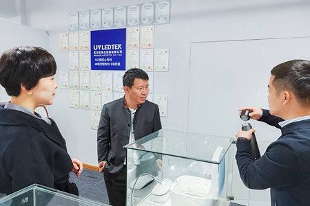 Wang Junhao, President of Junyao Group, and his delegation conducted research on Youweixin Technology